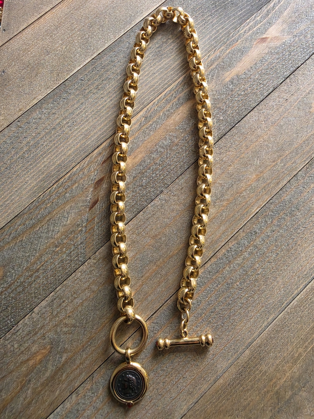 Collar Necklace Gold Tone W/carved Cameo Pendant - Picture 4 of 8